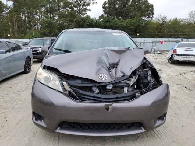 2013 Toyota Sienna LE