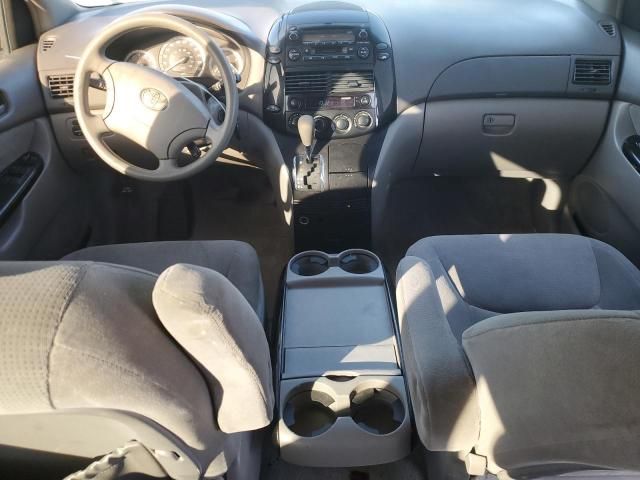 2005 Toyota Sienna CE