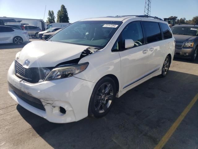 2011 Toyota Sienna Sport