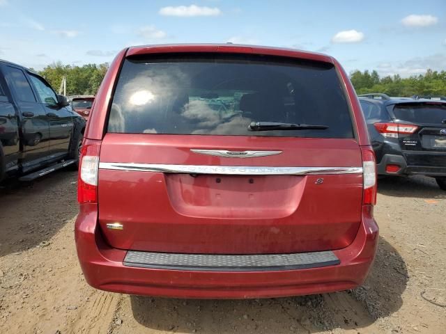 2015 Chrysler Town & Country S