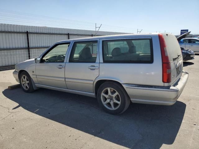 2000 Volvo V70 Base