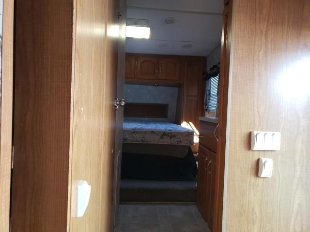 2004 Coachmen TL