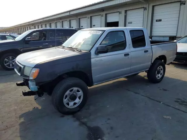 2000 Nissan Frontier Crew Cab XE