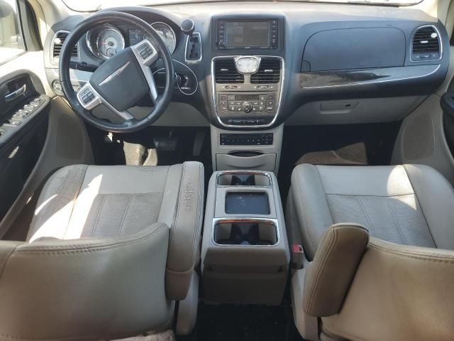 2011 Chrysler Town & Country Touring L