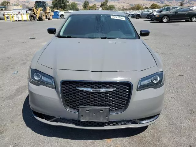 2018 Chrysler 300 Touring