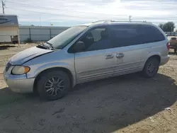 2002 Chrysler Town & Country Limited en venta en Nampa, ID