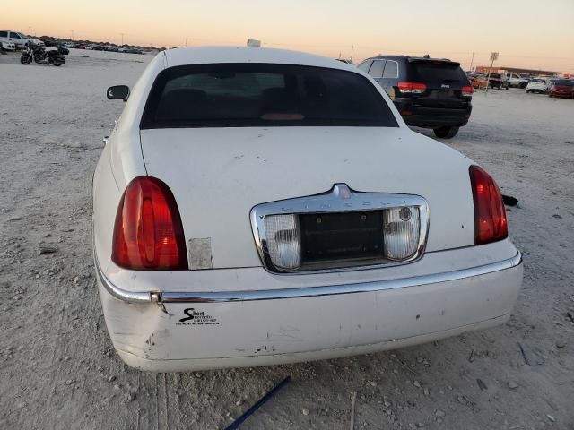 2002 Lincoln Town Car Signature