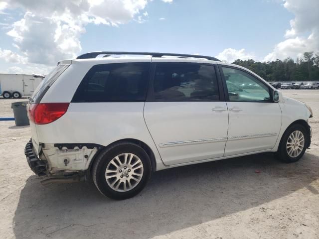 2010 Toyota Sienna XLE