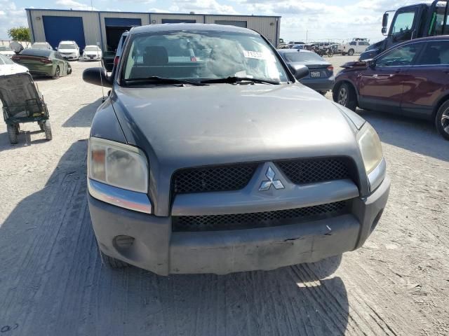 2008 Mitsubishi Raider LS