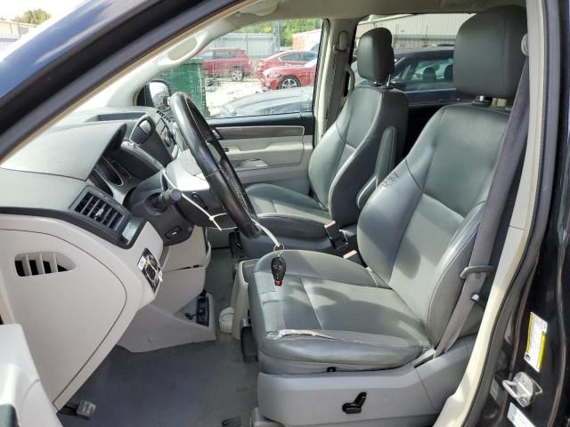 2010 Volkswagen Routan SE