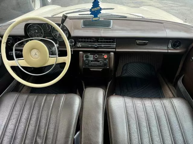 1968 Mercedes-Benz 230