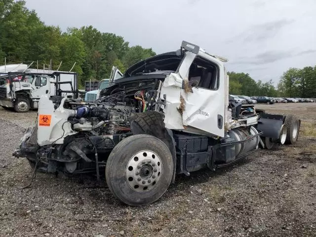 2022 Freightliner Cascadia 126