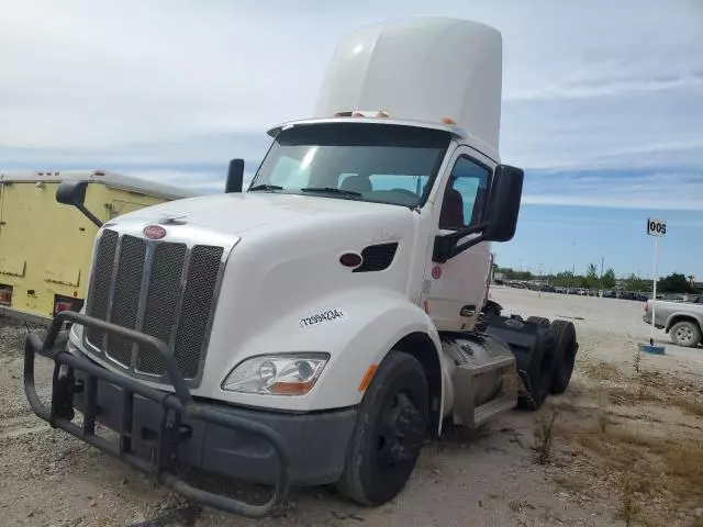 2017 Peterbilt 579