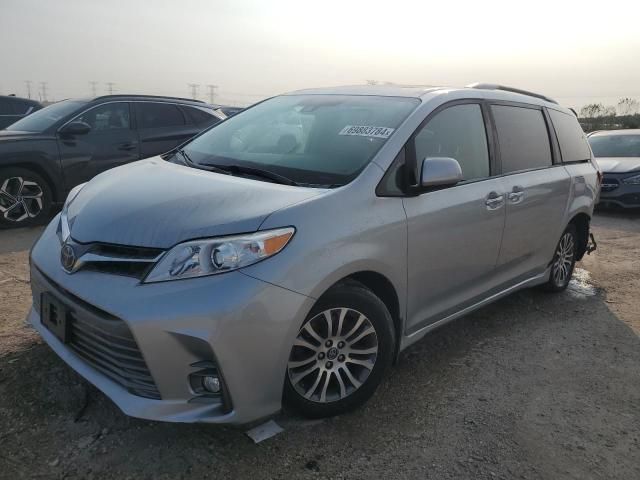 2019 Toyota Sienna XLE