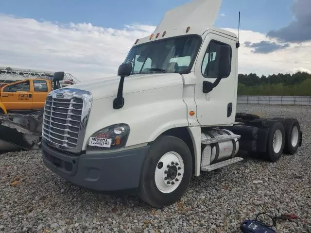 2015 Freightliner Cascadia 125