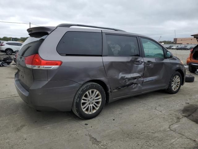 2011 Toyota Sienna XLE