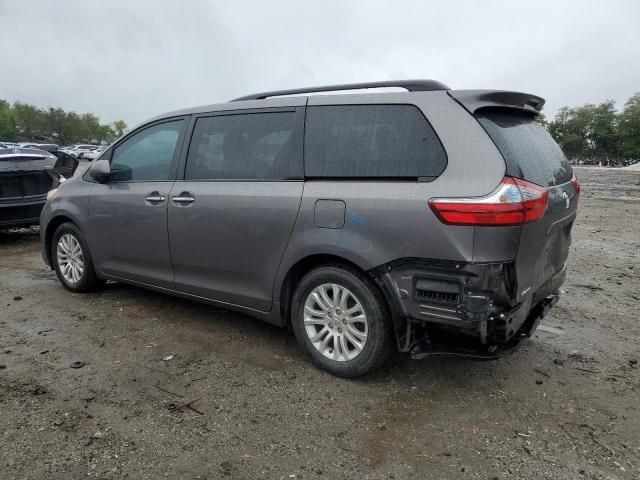 2017 Toyota Sienna XLE