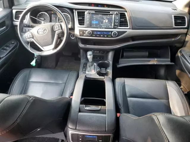 2017 Toyota Highlander SE