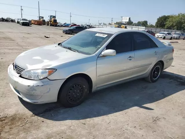 2005 Toyota Camry LE