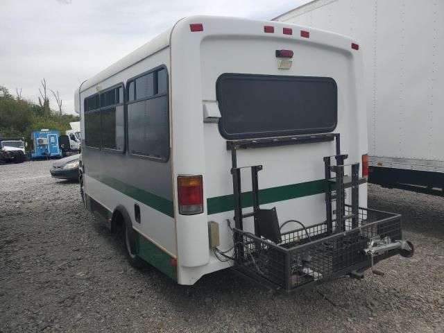 2001 Ford Econoline E350 Super Duty Cutaway Van