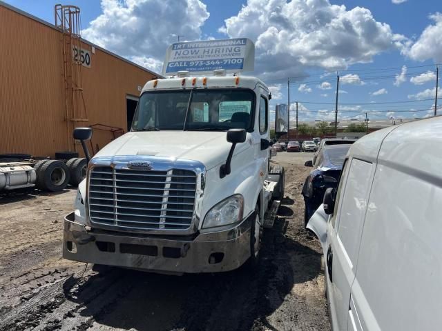 2011 Freightliner Cascadia 125