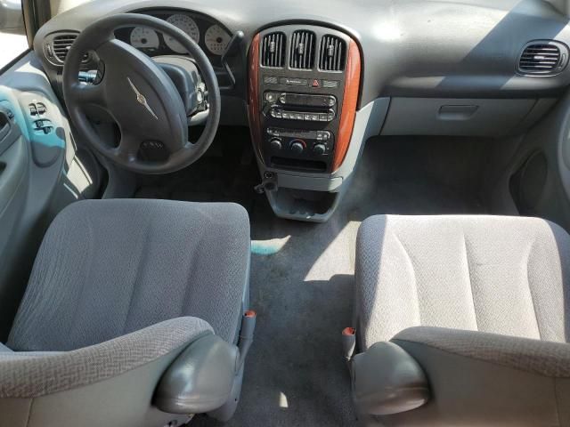 2007 Chrysler Town & Country LX