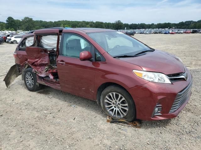 2018 Toyota Sienna XLE