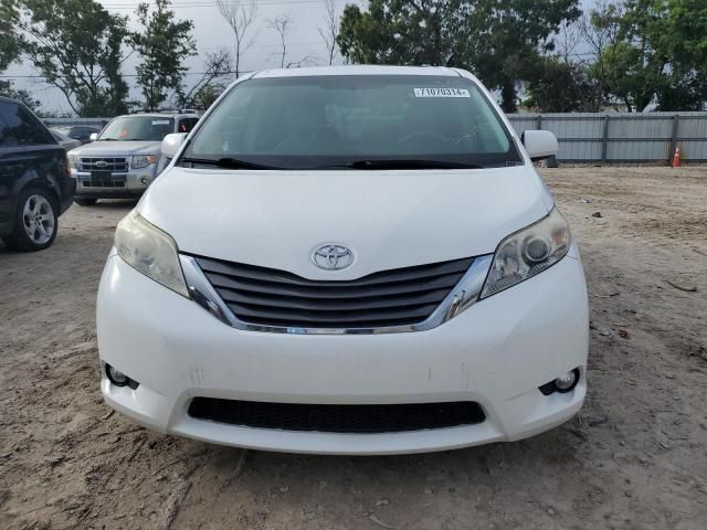 2011 Toyota Sienna XLE