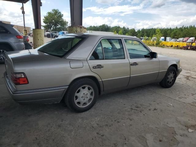 1995 Mercedes-Benz E 320 Base