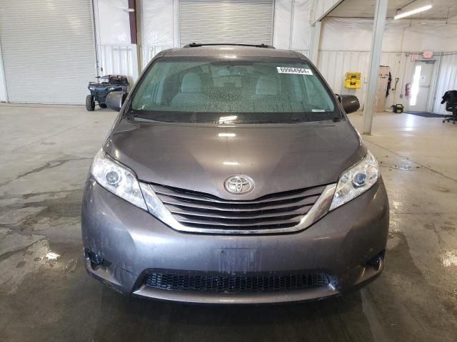 2016 Toyota Sienna LE