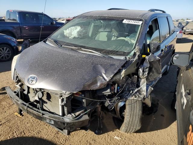 2013 Toyota Sienna LE