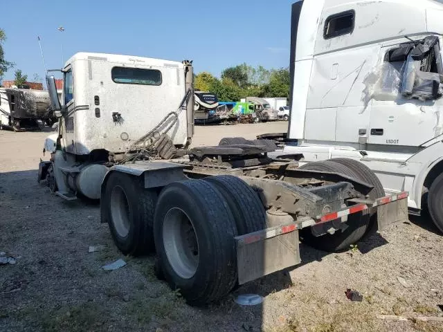 2015 Freightliner Conventional Columbia