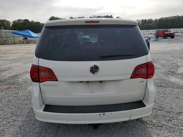 2010 Volkswagen Routan SE