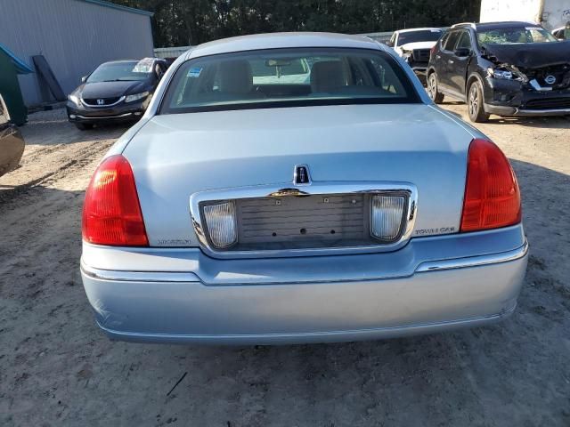 2011 Lincoln Town Car Signature Limited