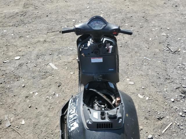 2019 Vespa Scooter