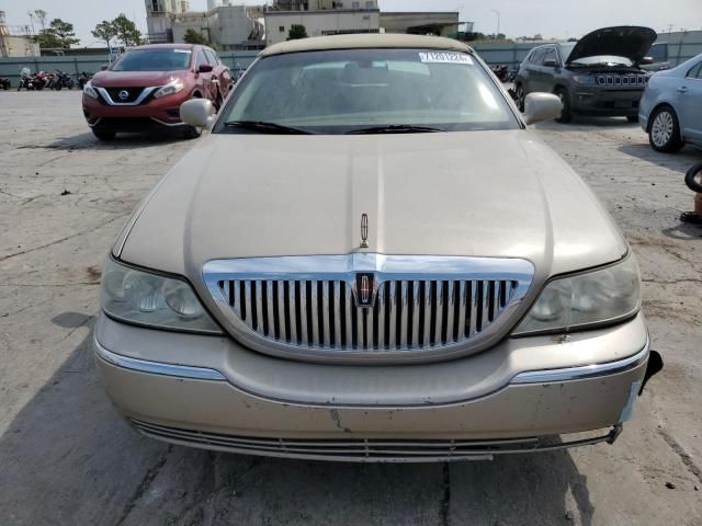 2007 Lincoln Town Car Signature Limited