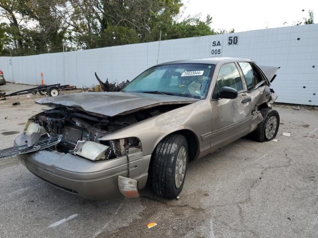 2004 Ford Crown Victoria