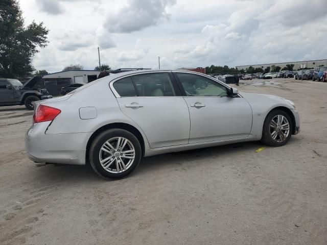 2015 Infiniti Q40