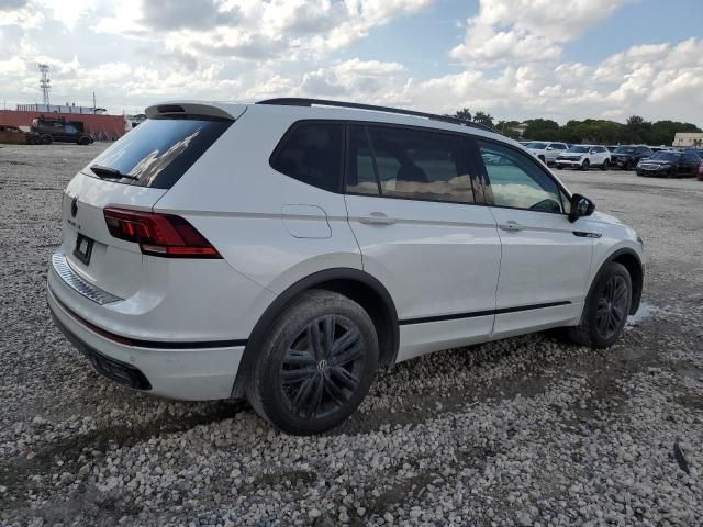 2022 Volkswagen Tiguan SE R-LINE Black