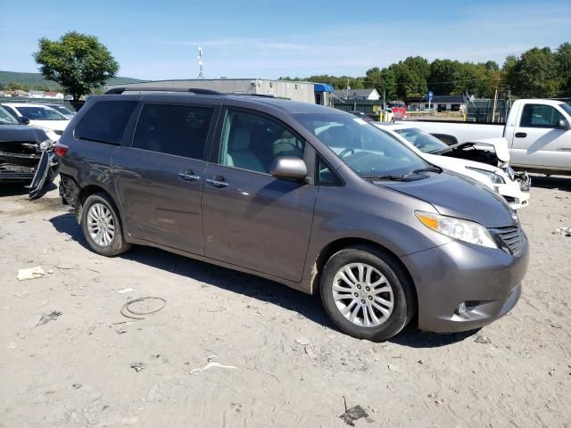 2017 Toyota Sienna XLE