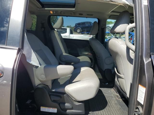 2019 Toyota Sienna XLE