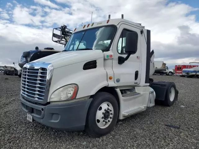 2014 Freightliner Cascadia 113