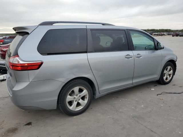 2016 Toyota Sienna LE