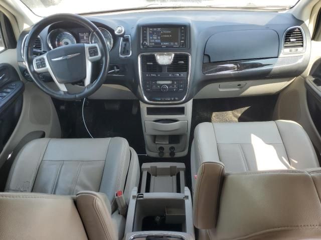 2013 Chrysler Town & Country Touring