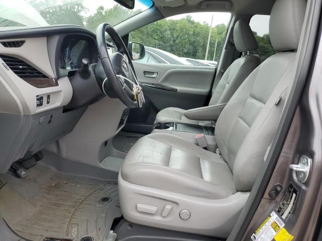 2016 Toyota Sienna XLE