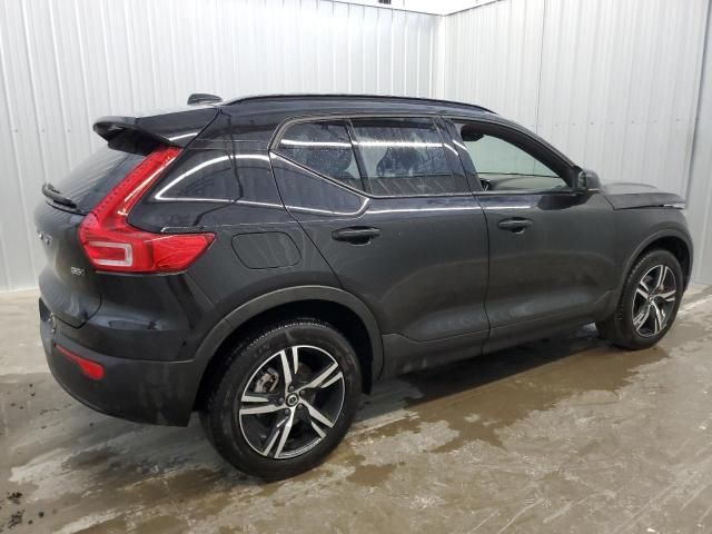 2024 Volvo XC40 Core