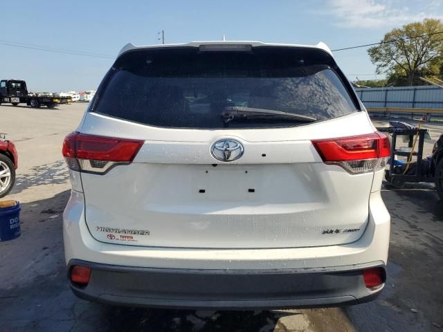 2017 Toyota Highlander SE