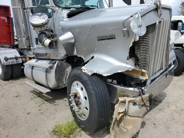 2007 Kenworth Construction W900