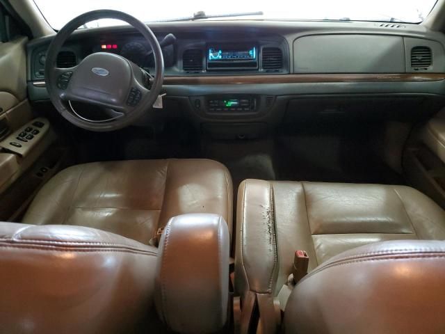 2003 Ford Crown Victoria LX