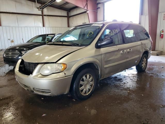 2005 Chrysler Town & Country Touring